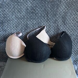 Vassarette Black and Cream Bra Set